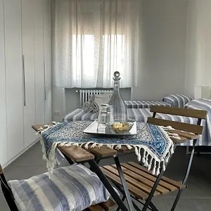 Silvia & Simone's House , Milano Italia